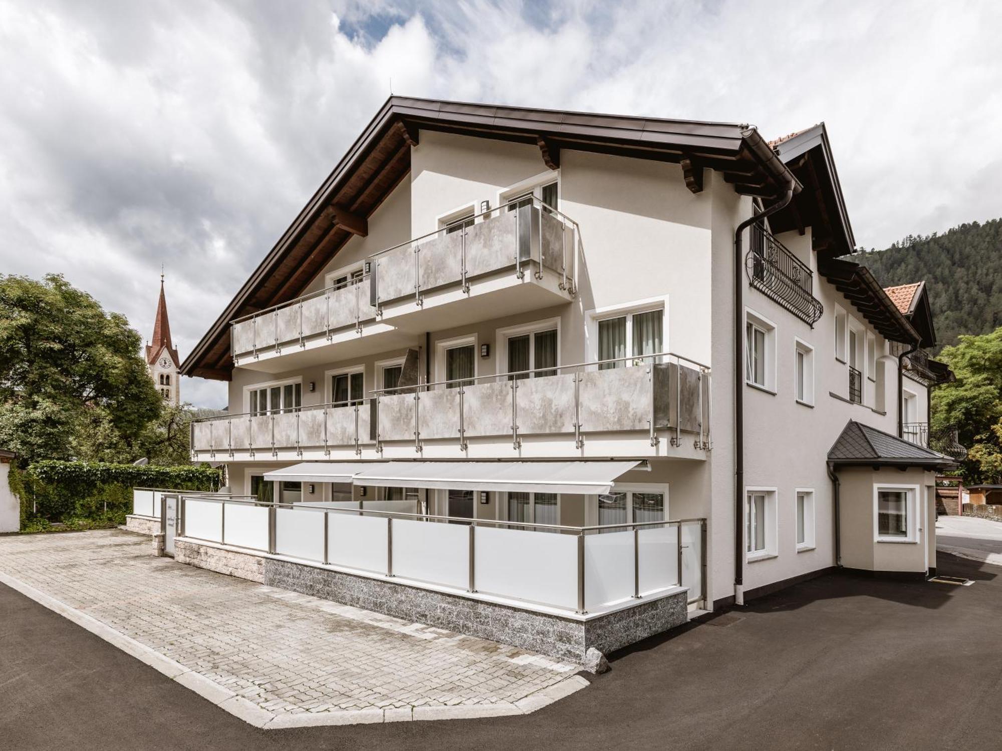 Alpenapartments Ried im Oberinntal Exterior foto