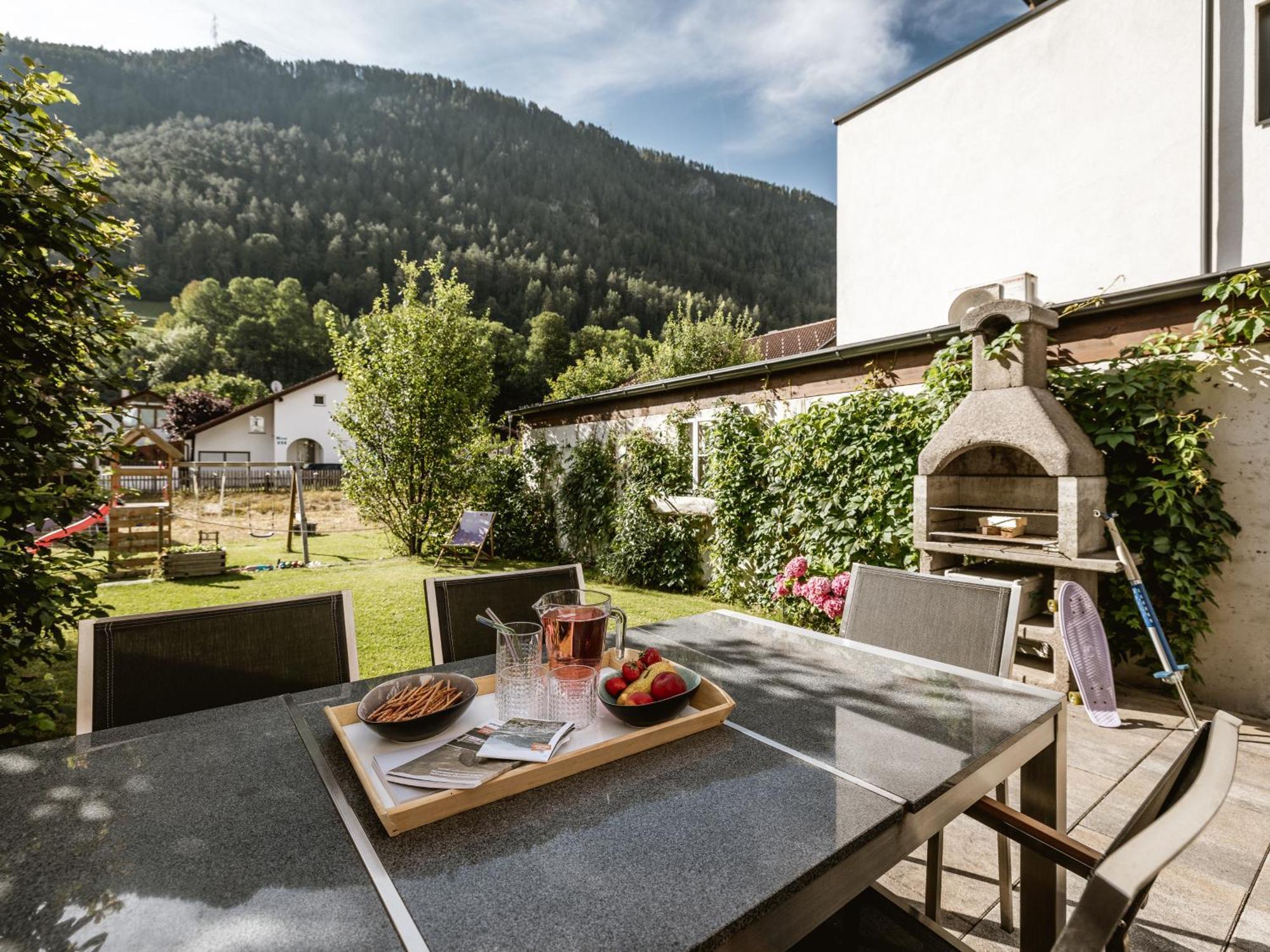 Alpenapartments Ried im Oberinntal Exterior foto